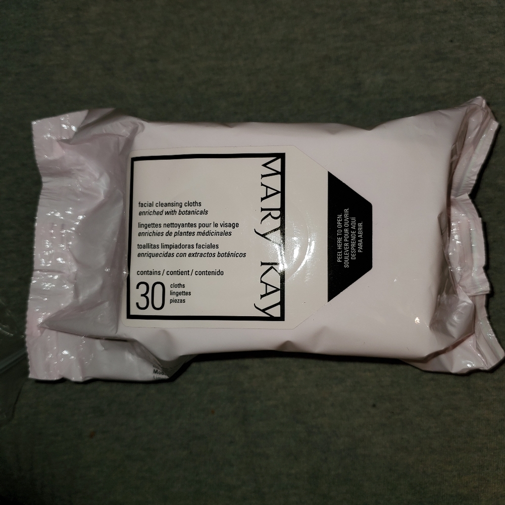 Facial cleansing cloths